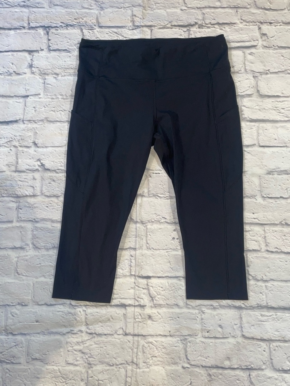Lululemon Women Fast Free HR Crop 19” LW6BCUS BLACK.